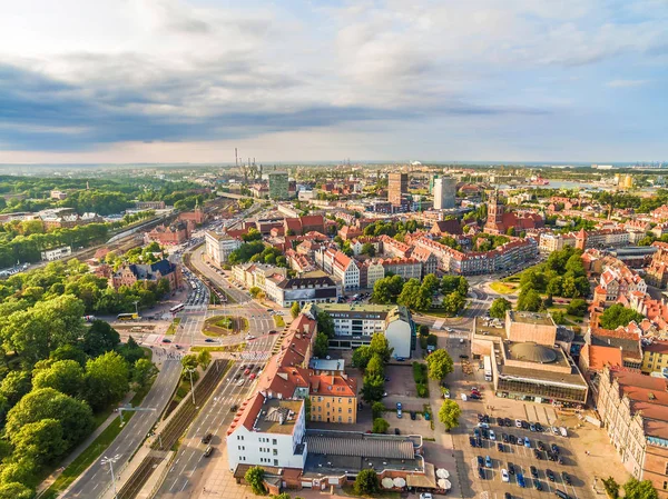 Gdansk - centro da cidade da visão do olho do pássaro. Gdansk cidade paisagem com horizonte . — Fotografia de Stock