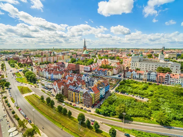 Szczecin - Wielickie terraplén y casco antiguo con el castillo real visto desde el aire . — Foto de Stock