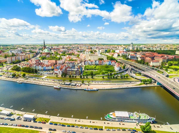Szczecin - Piastowski Bulvarı havadan. Oder Nehri ve tarihi kentin peyzaj. — Stok fotoğraf