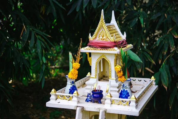 Thai house ruhlar için