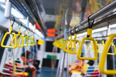 Metroda sarı kolu