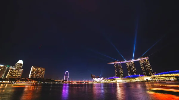 Night metropolis. Singapore. Tourist area — Stock Photo, Image