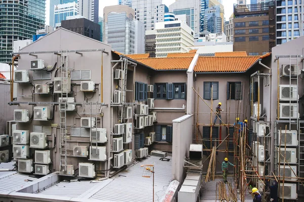 Klima kompresör Singapur City eski şehirde bir sürü