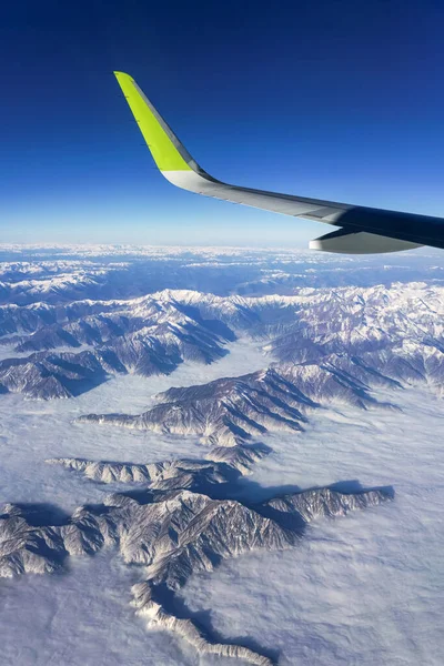 View Mountains Aircraft Porthole Clear Skies Heavy Fog — Stock Photo, Image