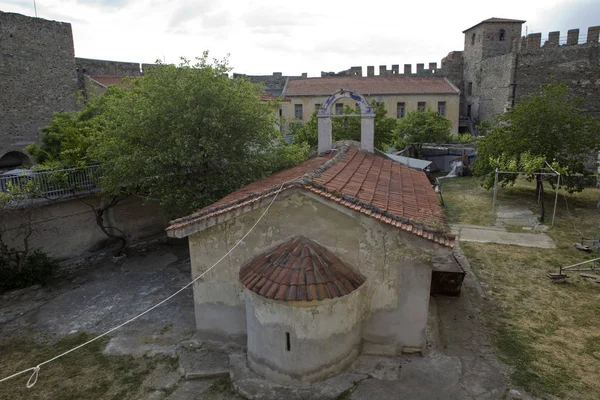 Средневековый замок Йенти Коуле и тюрьма в городе Салоники в Греции — стоковое фото