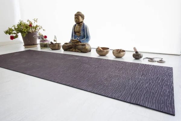Singing Kaseler, om tingsha ziller ve yoga mat