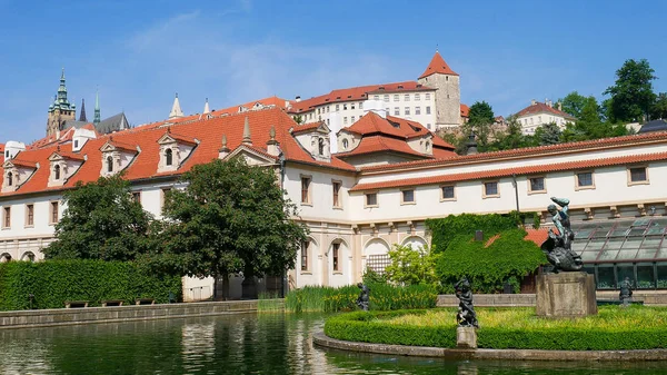 Valdstejn Bahçe göl. Prague, Çek Cumhuriyeti Hradcany, Mala Strana.