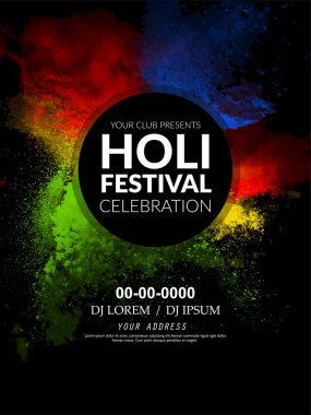 Happy Holi posterinin yaratıcı illüstrasyonu, davetiye kartı ve gerçekçi toz boyası ve kaligrafi metni - Vektör 