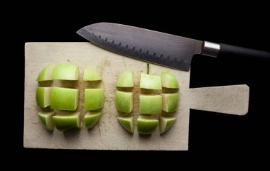 Yeşil elma dilimleri