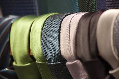 Renkli renkli bağları