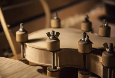 El yapımı keman üretim süreci