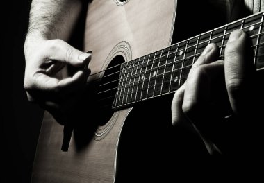 akustik gitar ve eller