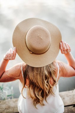 Sizi bekleyeceğim, Lordum.