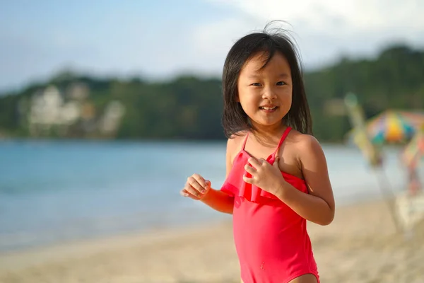 Asian Chinese Daughter Child Having Fun Beach — Stock Photo, Image
