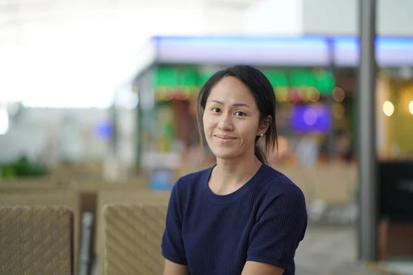 Asian Chinese Woman Sitting Coffee Joint — Stock Photo, Image