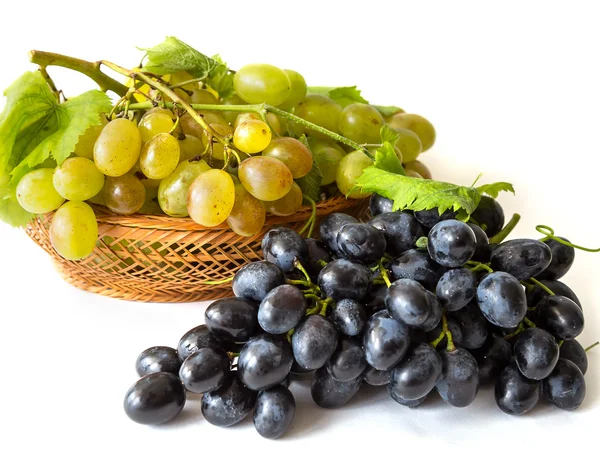 Uvas doces na mesa — Fotografia de Stock