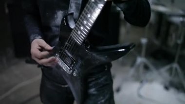 Man oyun Gitar solo