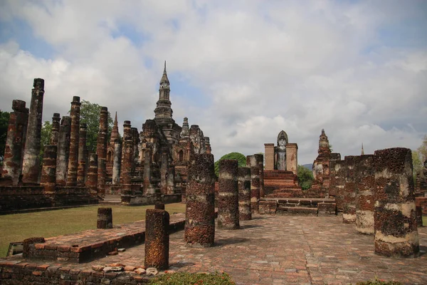 Parque histórico de Sukothai, Thailand.Ancient templo neste lugar . — Fotografia de Stock