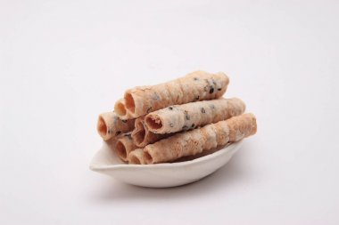 Hindistan cevizi bisküvi curl, pirinç alır. Tayland gıda homade tarzı. 