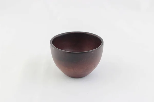 Isolare mini tazza di legno marrone scuro su sfondo bianco — Foto Stock