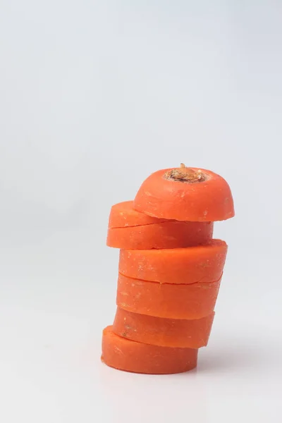 Изолировать морковь на белом фоне — стоковое фото
