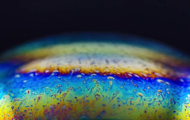 Patlamadan önce sabun köpüğündeki makro. 