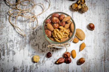 Sağlıklı meyve - deli rustik masaya 