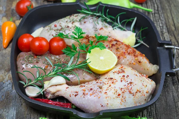      Çiğ tavuk eti - çiğ tavuk baget ve çiğ tavuk göğsü 