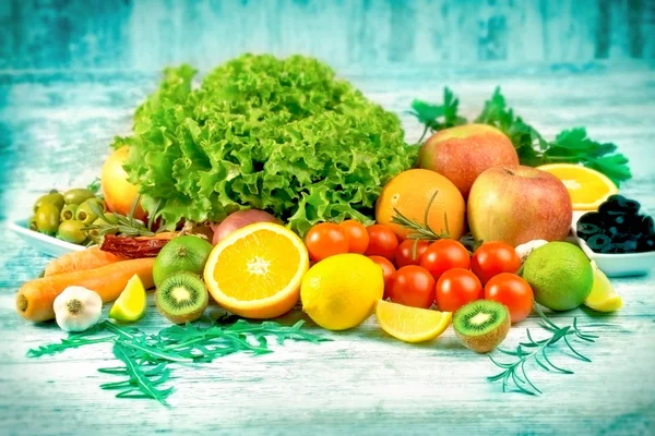 Fresh organic fruits and vegetables for your healthy lifestyle — Stock Photo, Image
