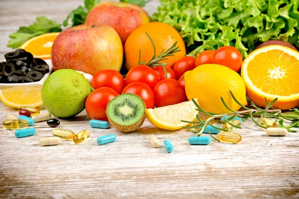 Healthy eating (diet) and healthy lifestyle with fresh organic fruit, vegetable and supplement — Stock Photo, Image