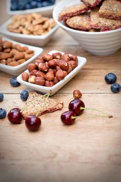 Интегрированное - цельное фруктовое печенье, печенье и ингредиенты (домашнее) ) — стоковое фото