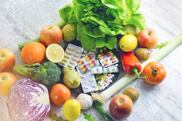 有機果物や野菜と栄養 健康的な食事を補う ダイエット — ストック写真