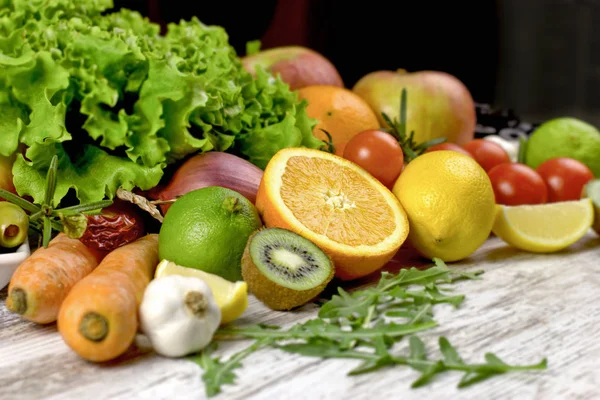 健康的饮食 健康的饮食 有机水果和蔬菜 — 图库照片