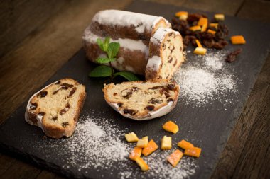 Kuru meyveli kek, kurutulmuş meyve, lezzetli tatlı pasta.