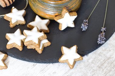 Christmas cookie, cinnamon gingerbread - honey cake on rustic table