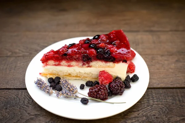 Erdei Bogyós Gyümölcsös Sajttorta Erdei Bogyókból Készült Krémes Torta — Stock Fotó