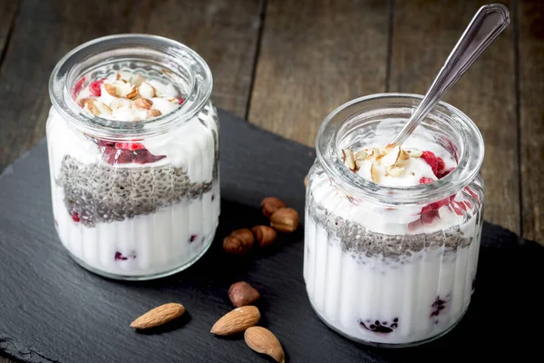 Sobremesa Feita Com Sementes Chia Frutas Nozes — Fotografia de Stock