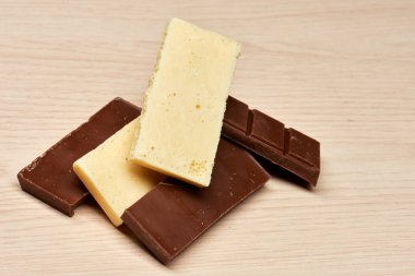 siyah ve beyaz çikolata closeup demet