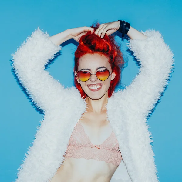 Happy Girl. Stylish red hair, glamorous coat,  sunglasses. Club — Stock Photo, Image