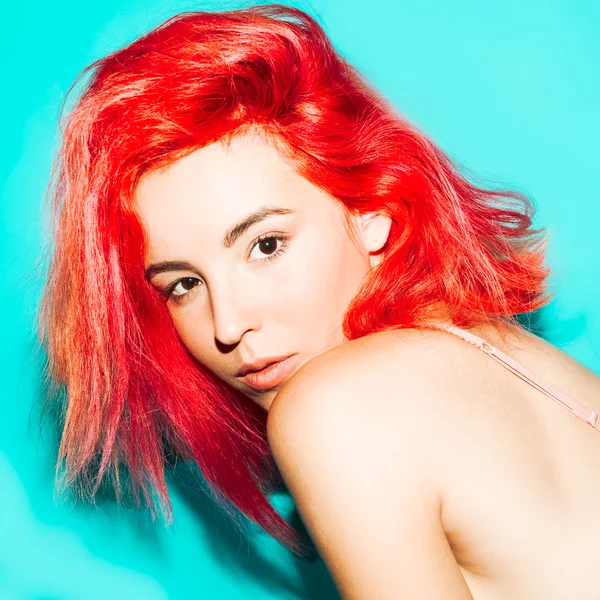 Bella ragazza con capelli rossi moda Hair Style — Foto Stock