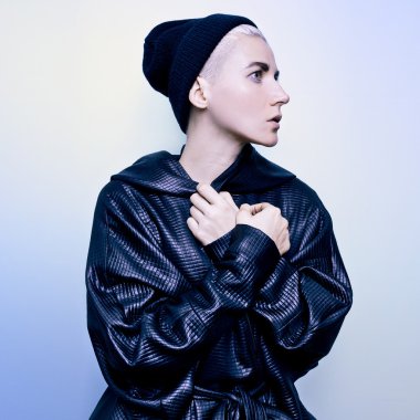 Şehvetli şık model bir moda giysiler içinde. Sonbahar Kış tr