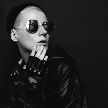 şık siyah sonbahar kış trend aksesuarlar eldiven modelinde bir