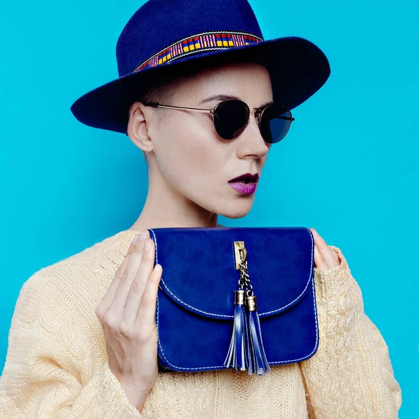 中国模式与时尚配件。帽子、 眼镜和包 — 图库照片