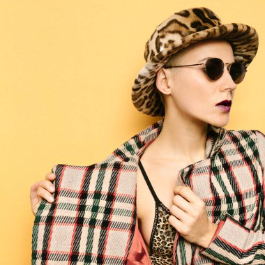 Kasanın yazdırır. Leopar baskı ve hücre. Neden olmasın. Moda