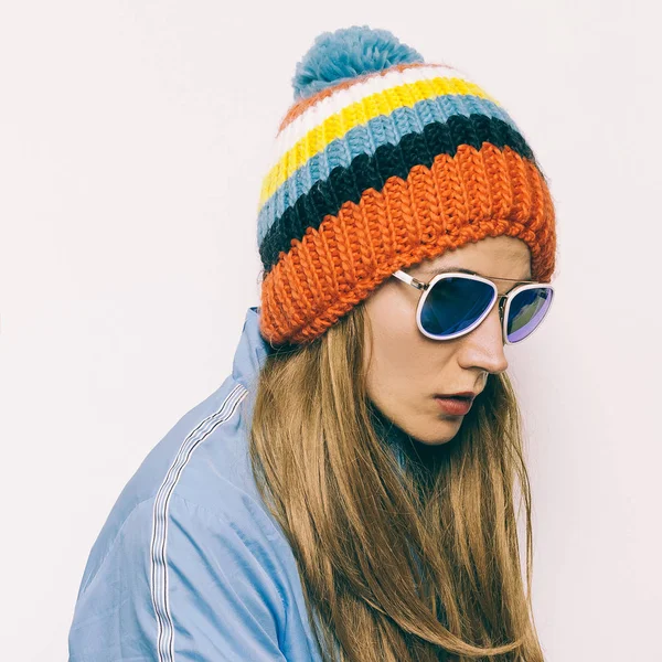 Brunette Pom pom hat and stylish sunglasses. Warm autumn winter — Stock Photo, Image