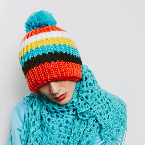 Girl Pom pom hat and knitted scarf. Warm fashion accessories — Stock Photo, Image