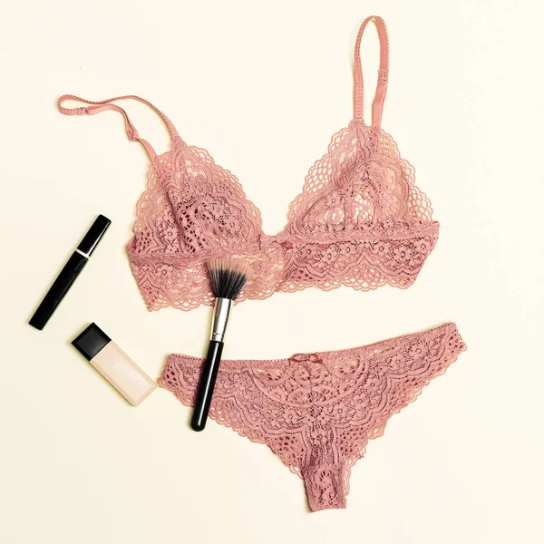 Lingerie élégante. Concept de mode. Sous-vêtements en dentelle pour femmes. Rom. — Photo