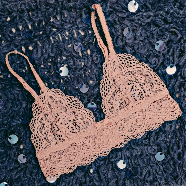 Lingerie elegante. Concetto moda. Biancheria intima di pizzo per le donne . — Foto Stock