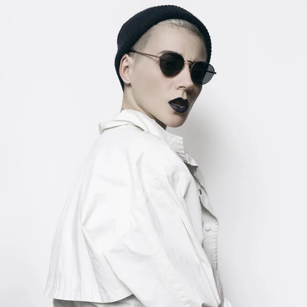 Automne Hiver Tendance hipster modèle. Swag.Girl Style minimal. Bonnet — Photo