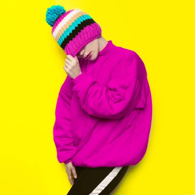 Kız Pom pom şapka parlak minimalizm moda Snowboard giyim